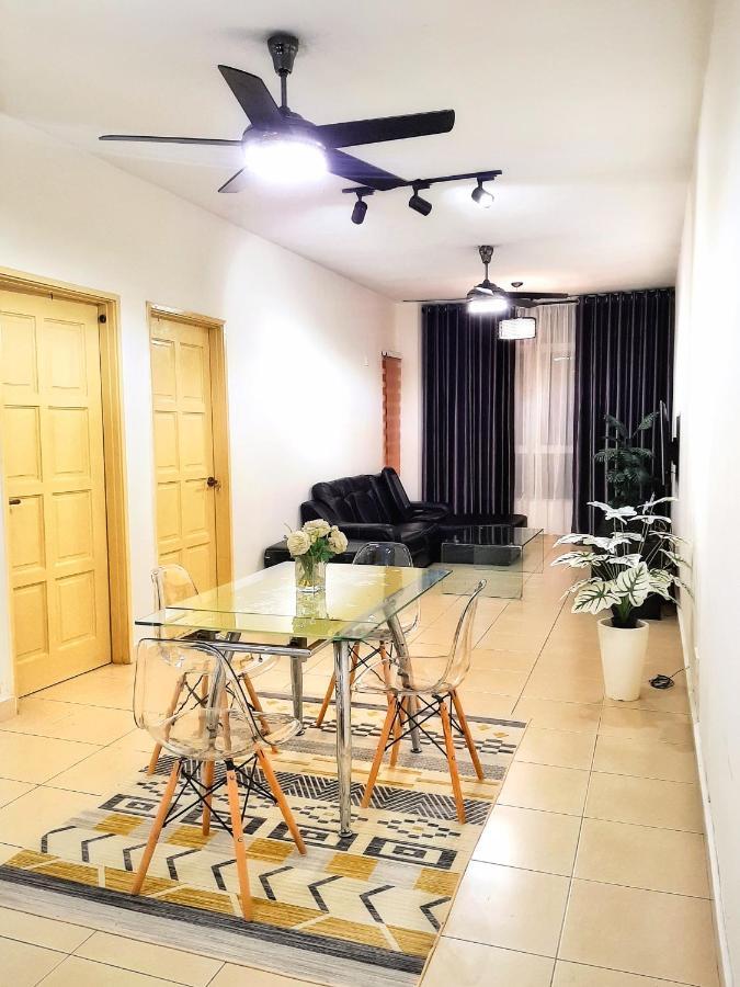 N'Dnie Homestay Pelangi Mall Condominium Кота Бару Екстериор снимка