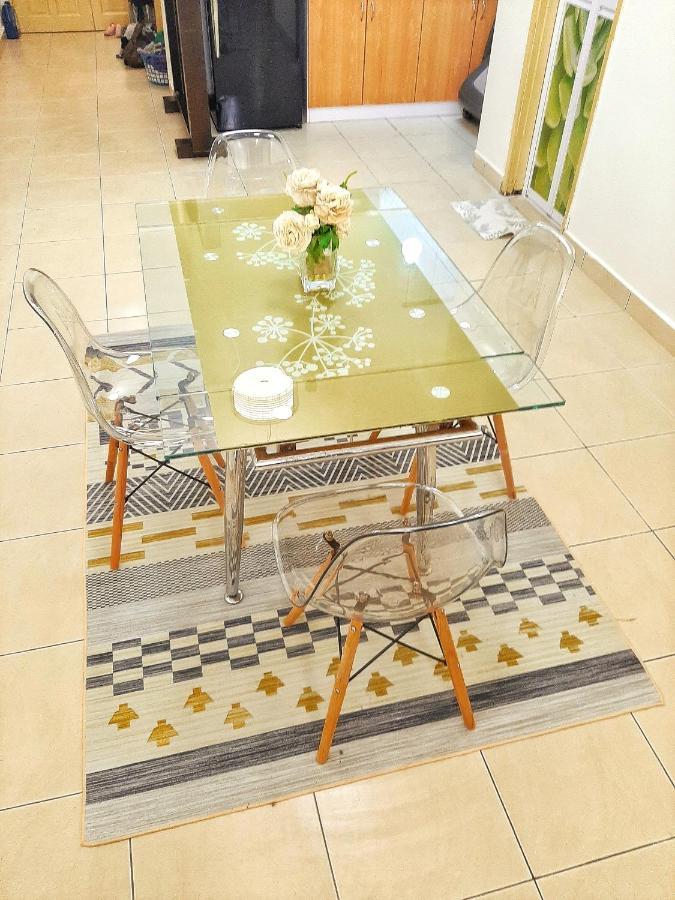 N'Dnie Homestay Pelangi Mall Condominium Кота Бару Екстериор снимка