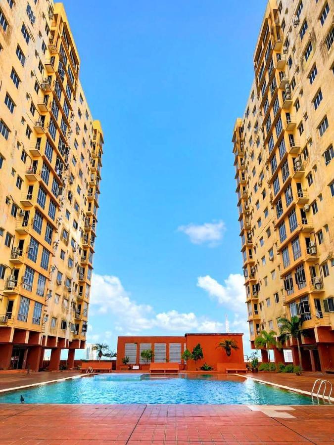 N'Dnie Homestay Pelangi Mall Condominium Кота Бару Екстериор снимка